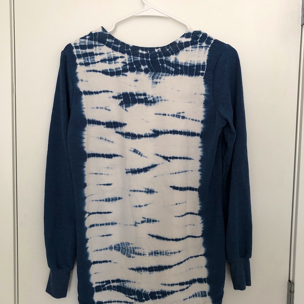 Women’s oversized tie-dye sweatshirt size small